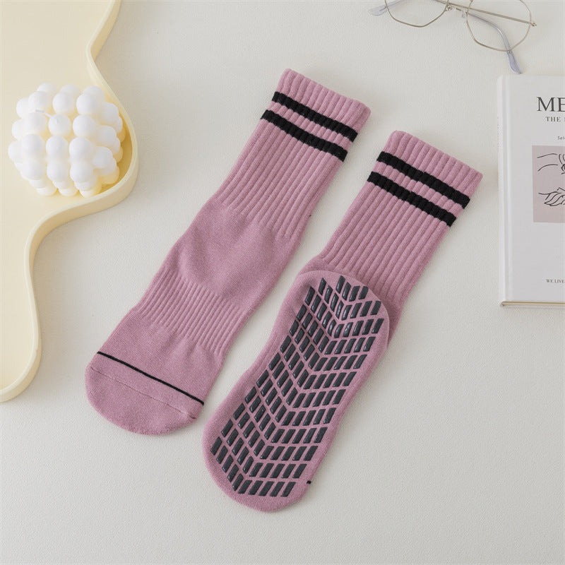 pilate grip socks, reformer pilates socks,best pilates socks, yoga gripsocks, studio socks, fitness socks, gym socks, workout socks, and barre socks, gripsocks in Canada, gripsocks in USA, Australia gripsocks