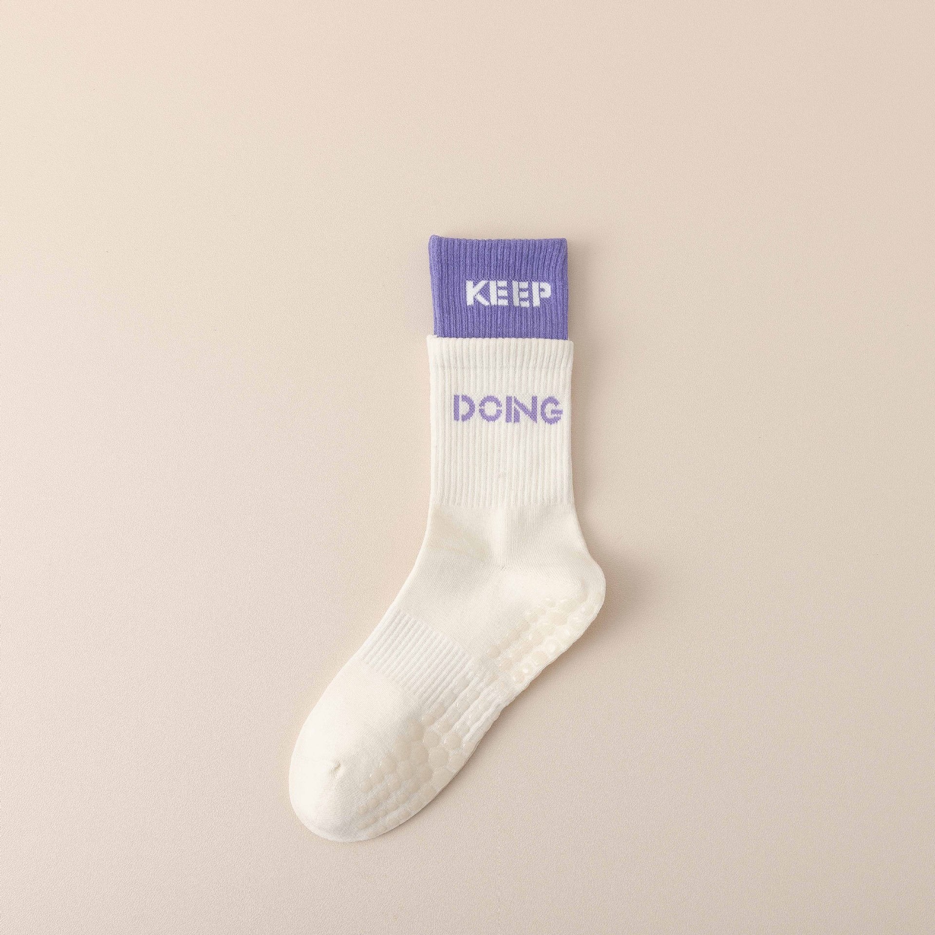 Discover pilate and yoga gripsocks, the essential studio accessory with an elegant twist. Perfect for Fitness, gym, workout, studio, wall pilate, and barre.