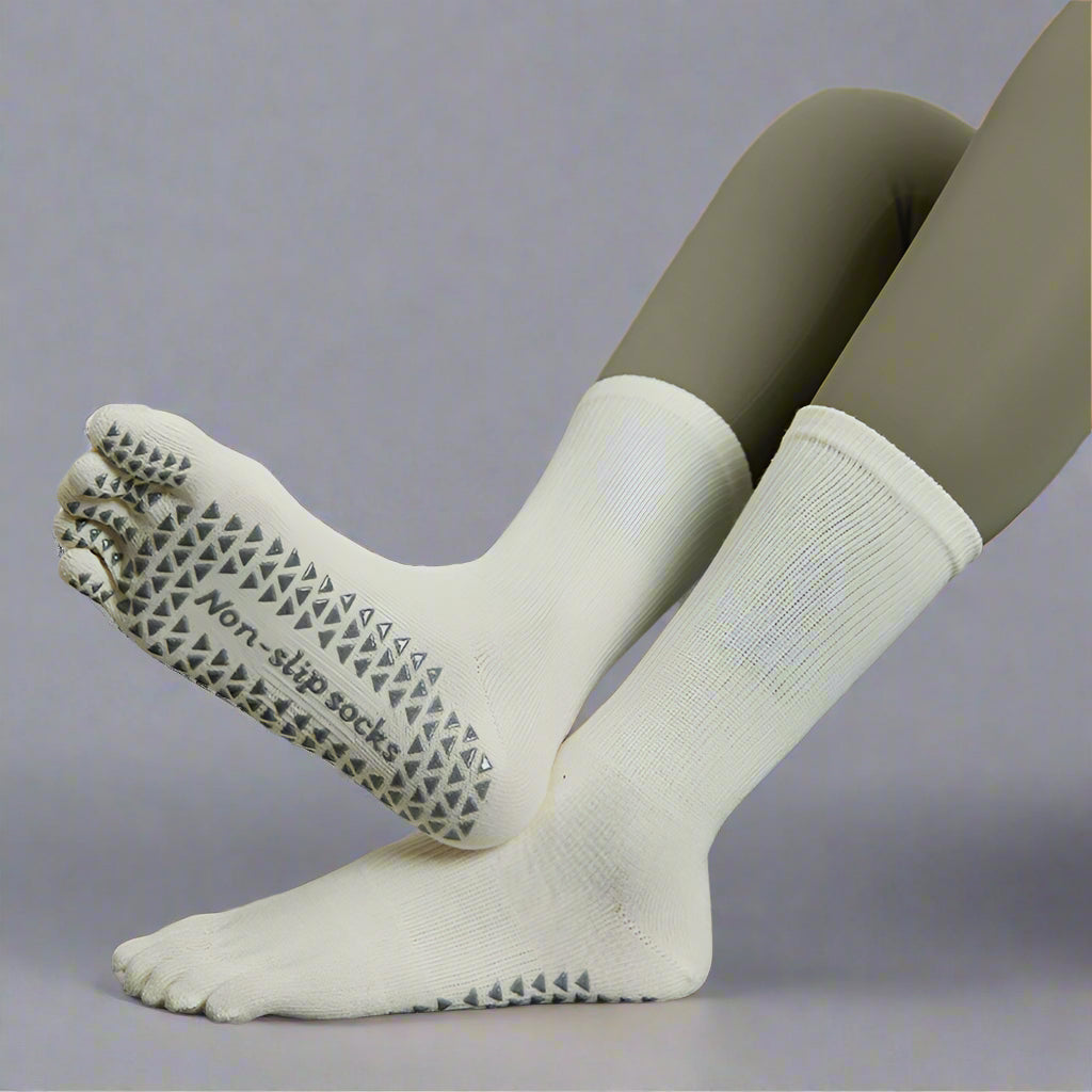 pilate grip socks, reformer pilates socks,best pilates socks, yoga gripsocks, studio socks, fitness socks, gym socks, workout socks, and barre socks, gripsocks in Canada, gripsocks in USA, Australia gripsocks